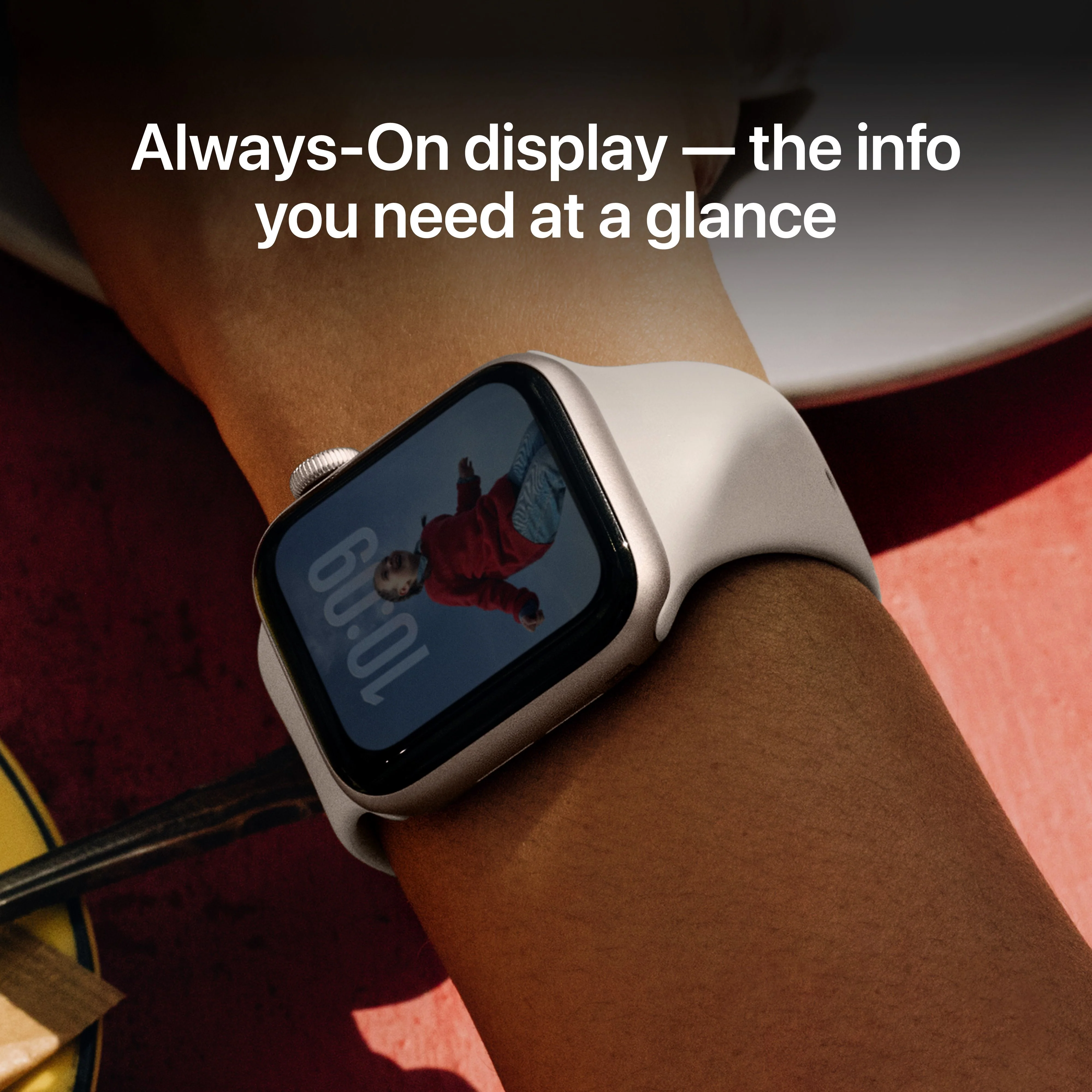 Apple Watch SE 3 GPS + Cellular, Caixa em alumínio meia‑noite de 44 mm com Bracelete desportiva meia‑noite - S/M - Image 5