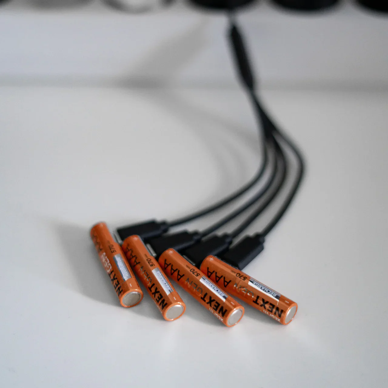 Pilhas Recarregáveis USB-C AAA (Pack de 4) - Image 3